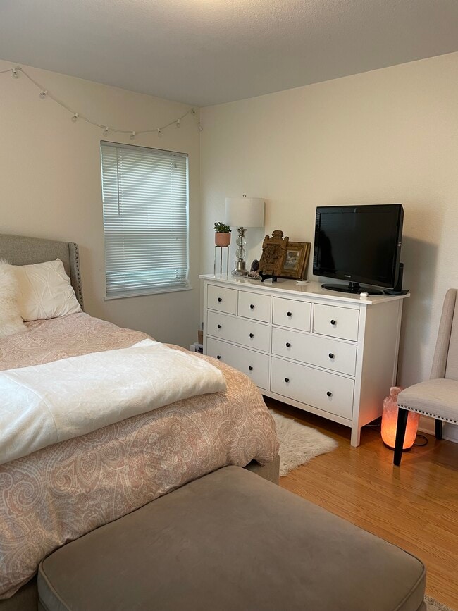 Building Photo - 4706 E Dartmouth Ave