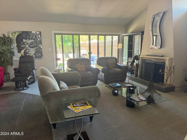 Building Photo - 7908 E Solano Dr