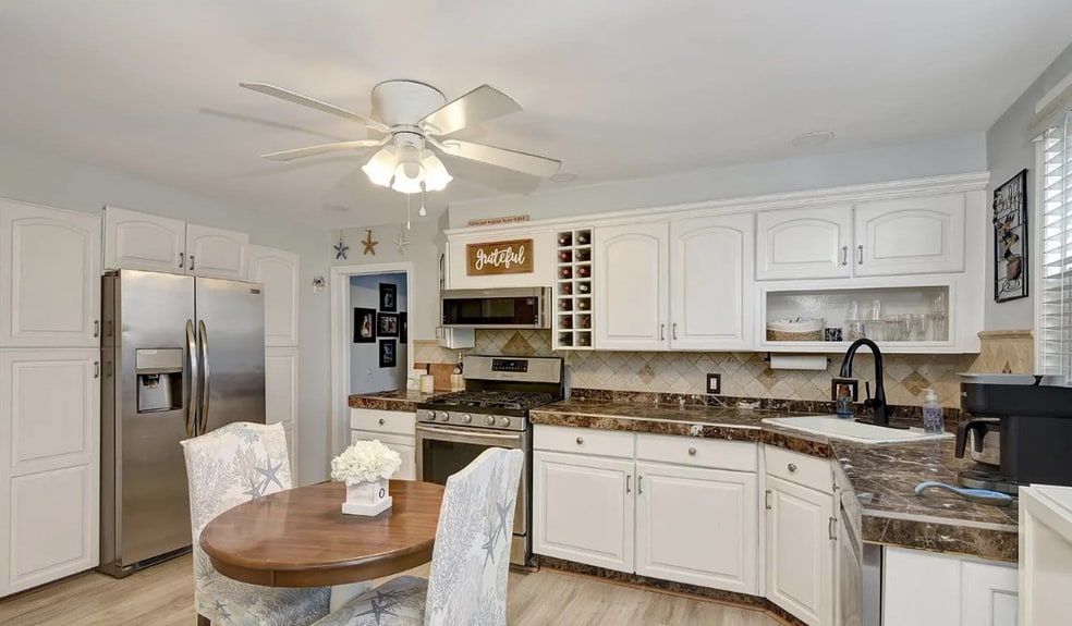 Building Photo - 239 Shoreland Cir