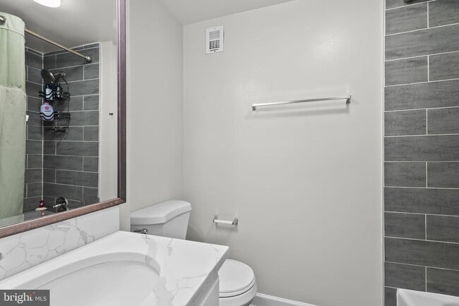 Building Photo - 5340 Holmes Run Pkwy