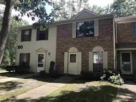 Building Photo - 35 Greenwich Dr