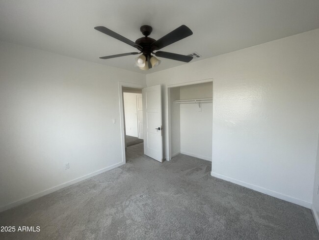 Building Photo - 8844 W Greer Ave