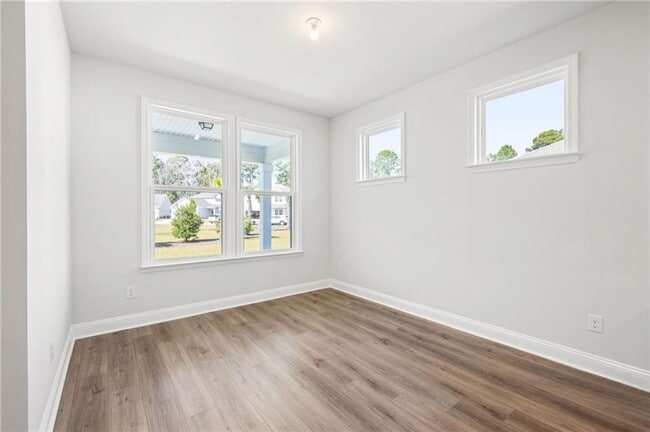 Building Photo - Waterways