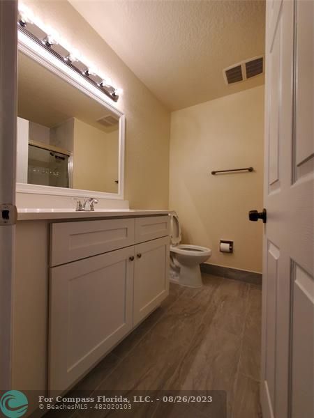 Building Photo - 7661 Tamarac Island Cir