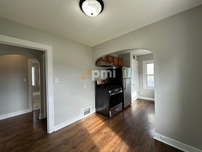Building Photo - 7414 Tapper Ave