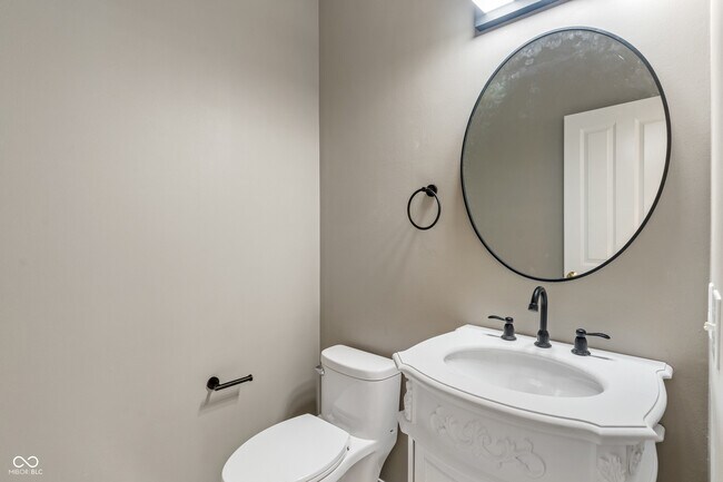 Building Photo - 12735 Edgemont Way