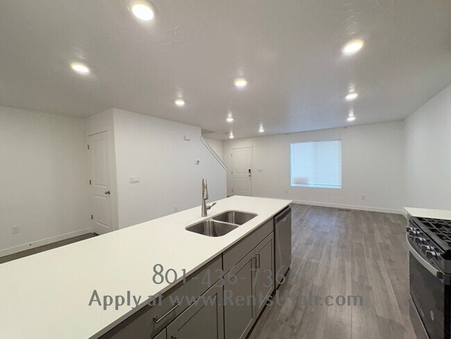 Building Photo - Canvasback