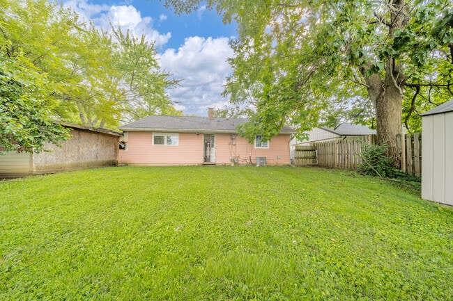Building Photo - 3631 Decamp Dr