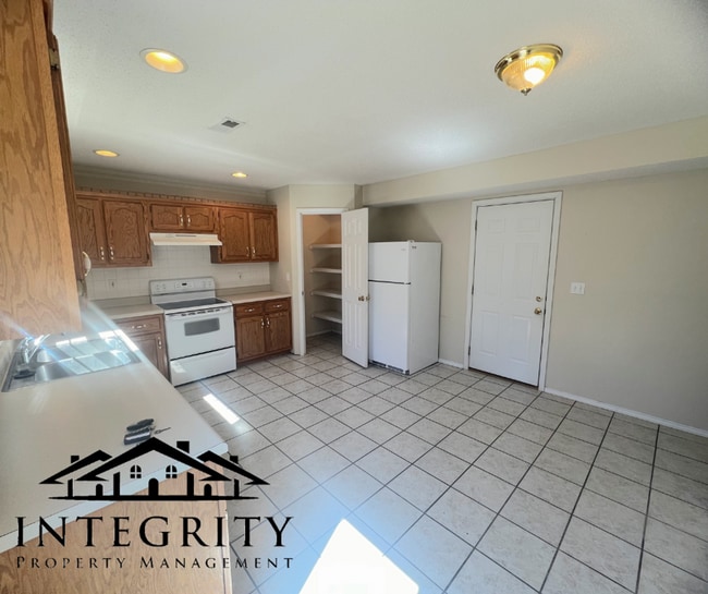 Building Photo - 19790 Stirrup Ln