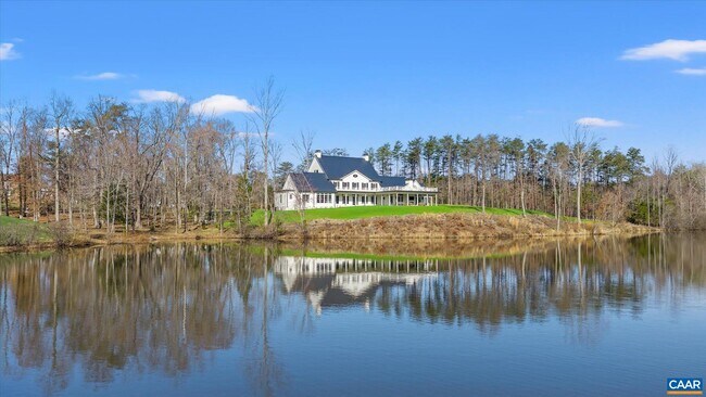 Building Photo - 4018 Fairway Dr