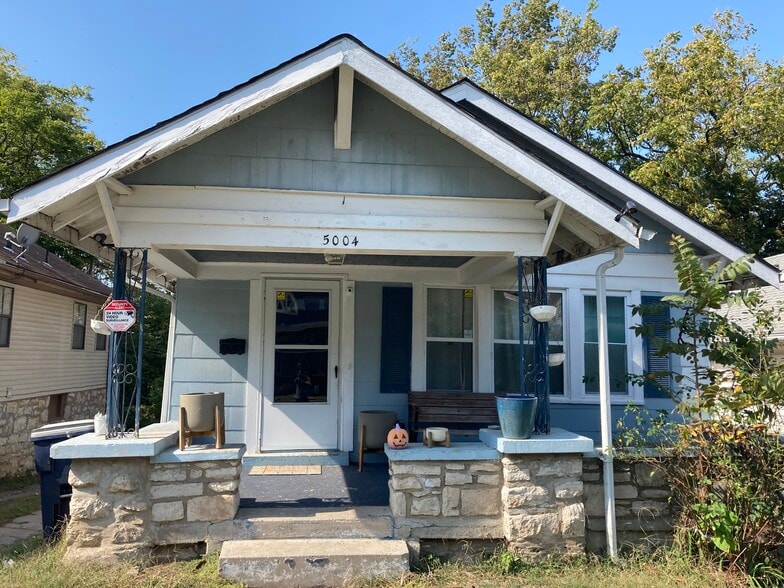 Building Photo - 5004 Euclid Ave