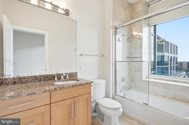 Building Photo - 8220 Crestwood Heights Dr