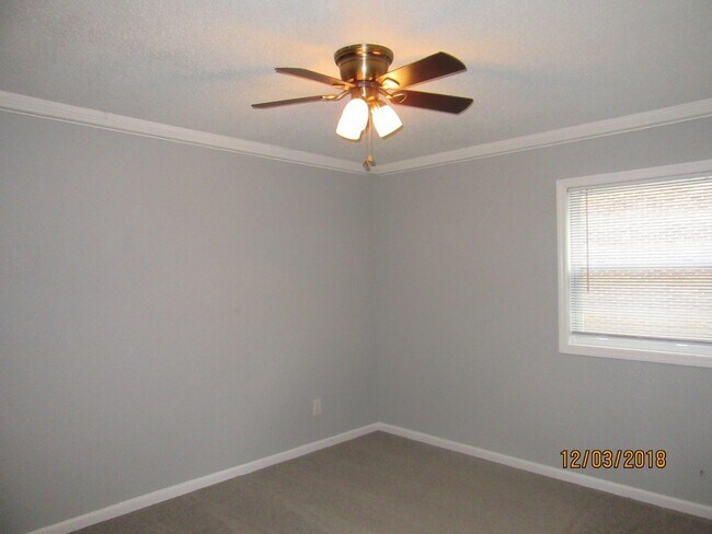 Building Photo - 4150 Horseshoe Rd N