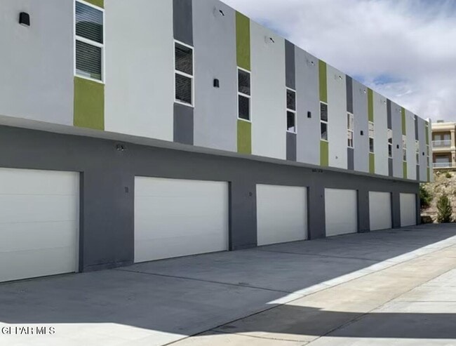 Building Photo - 5545 Buckley Dr