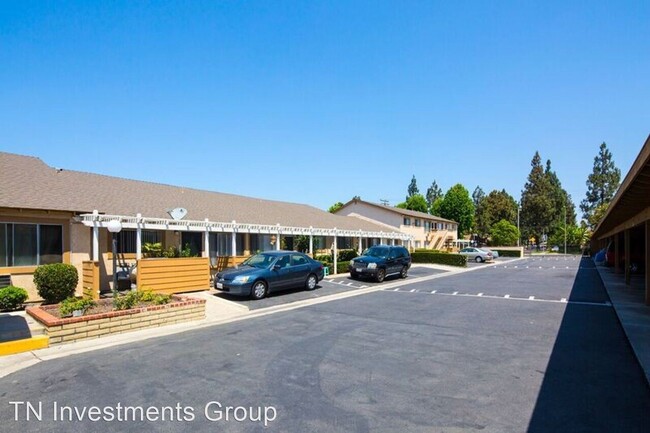 Building Photo - 510-520 E Orangewood Ave