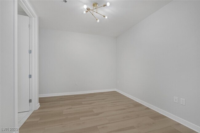 Building Photo - 4525 Dean Martin Dr