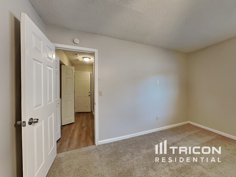 Building Photo - 1684 Watercrest Cir
