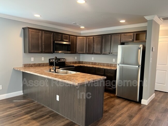 Building Photo - 920 Warrior Hill Dr
