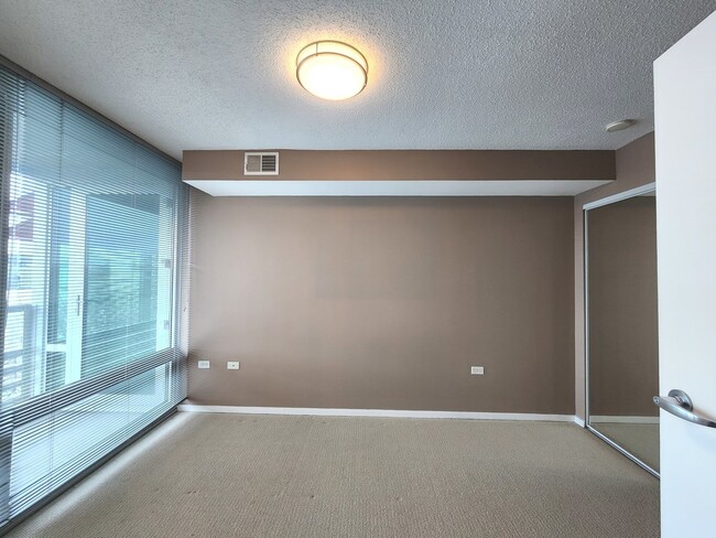 Building Photo - 9655 Woods Dr