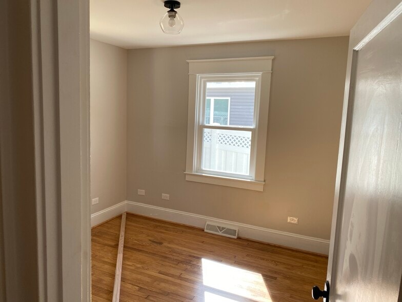 Back Bedroom - 613 Blenheim Ave