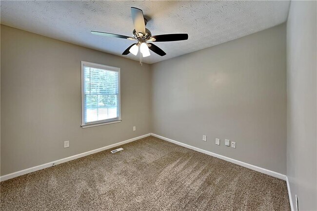 Building Photo - 604 Dillon Dr