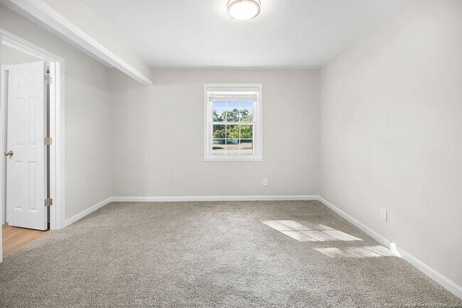 Building Photo - 4066 Hummingbird Pl