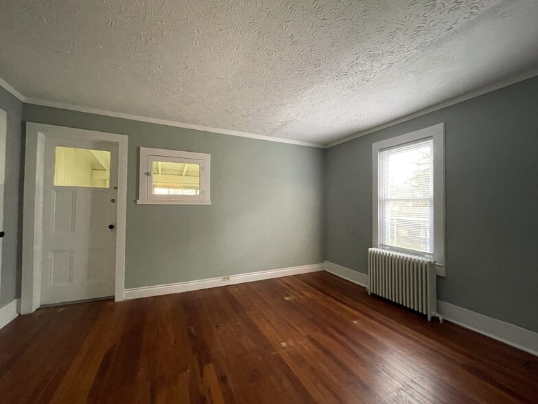 Bedroom - 636 W Gray St