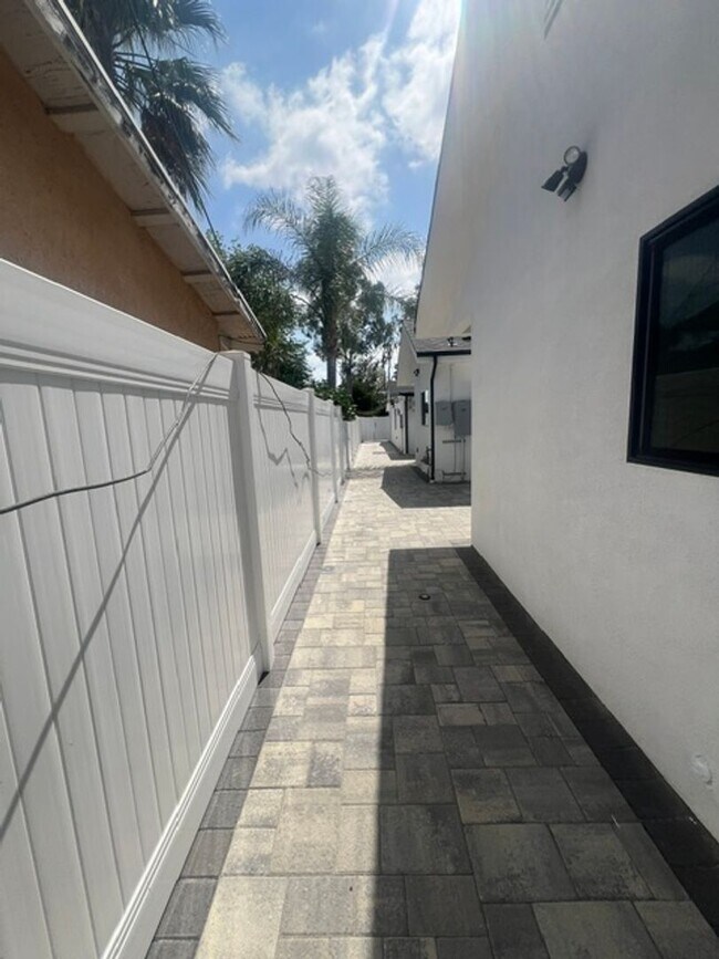 Building Photo - 7317-7321 Garden Grove Avenue