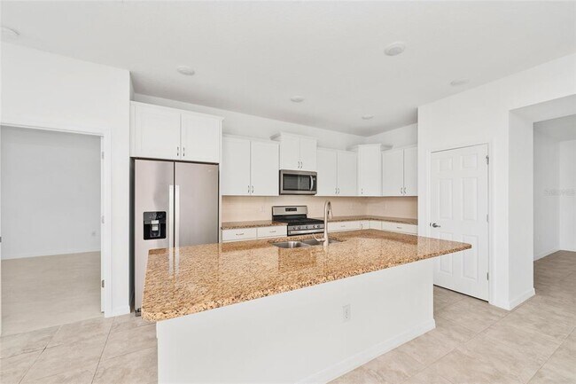 Building Photo - 6175 SW 74th Ct