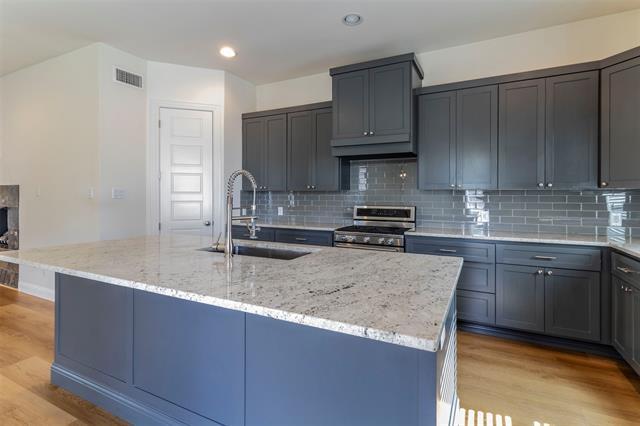 Building Photo - 404 Templeton Dr