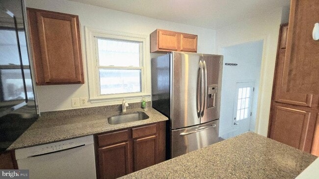 Building Photo - 12217 Valleywood Dr