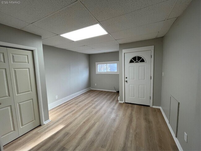 Building Photo - 201 Main St