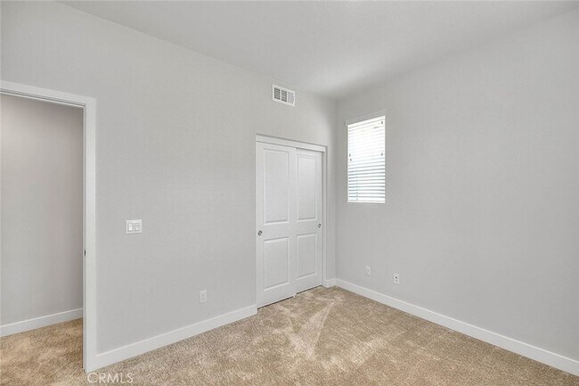 Building Photo - 6 Crown Point Dr