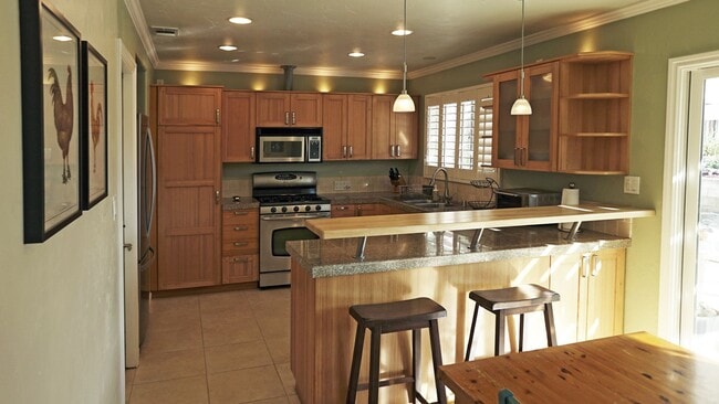 Building Photo - Updated 3 Bed, 2 Bath House in the Heart of Santee!