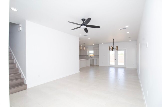 Building Photo - 530 Silvana Dr