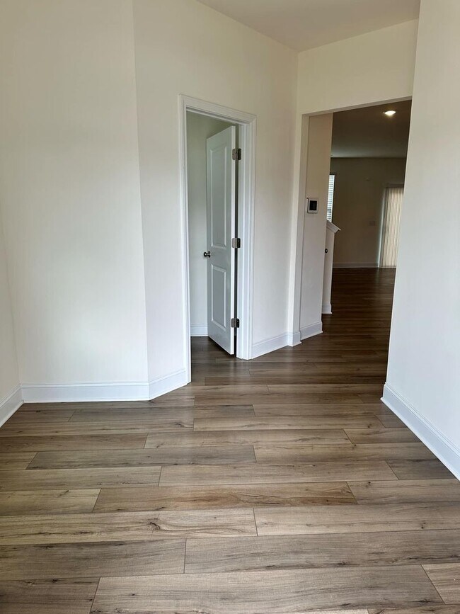 Building Photo - Charming 3 Bedroom Home Located In Angier