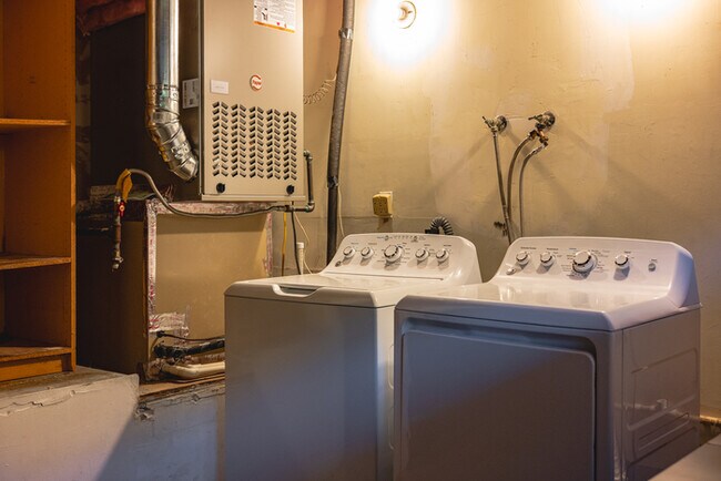 Building Photo - 11141 Limetree Dr