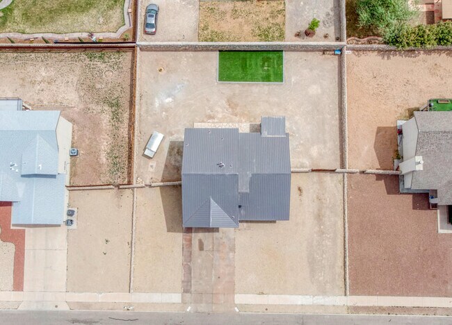 Building Photo - 6228 Brillo Luna St