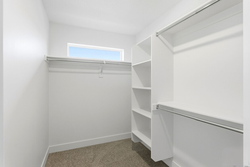 Building Photo - 138 E Chambord Ct