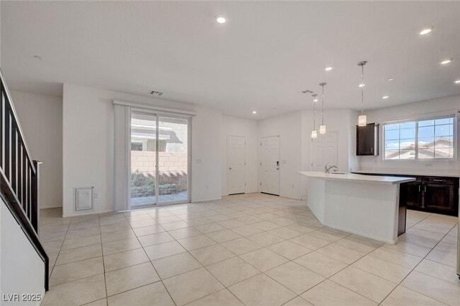 Building Photo - 1360 Cerulean Ave