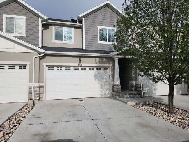 Building Photo - 4 Bedroom 2.5 Bathroom Lehi Townhome!