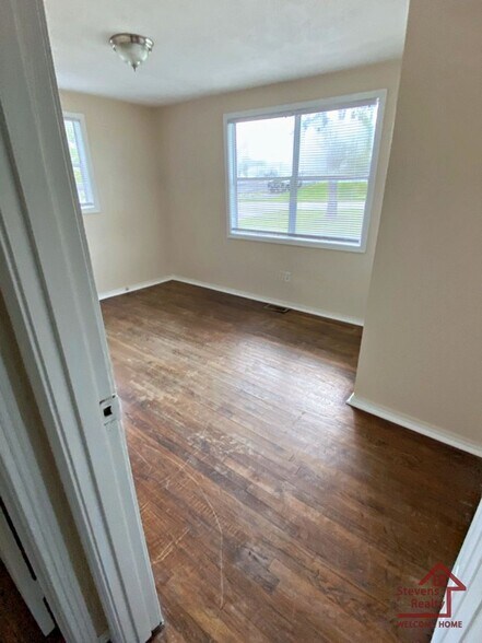 Building Photo - 25 N Franklin Ave