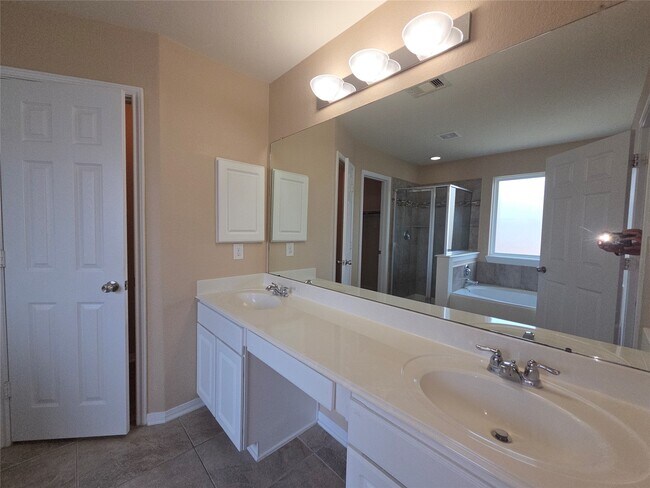 Building Photo - 2615 Elm Crossing Trail