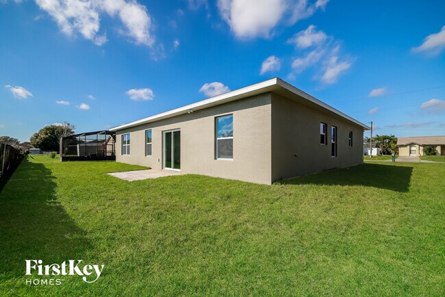 Building Photo - 745 Caribou Dr