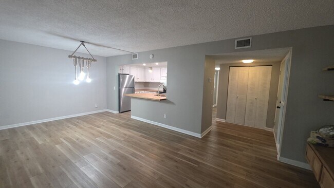 Building Photo - 2 Bedroom 2 Bath Condo just 10 Minutes from Downtown St Augustine and Beaches