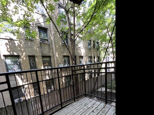 Building Photo - 2 bedroom in Chicago IL 60640