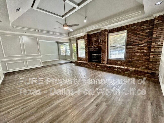Building Photo - 7729 Red Oak St