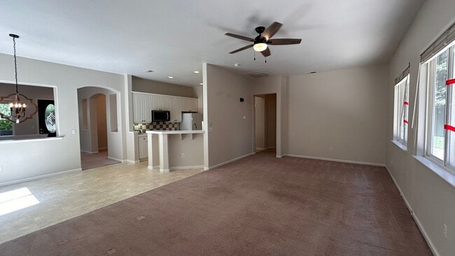 Building Photo - 1323 Cindy Dr