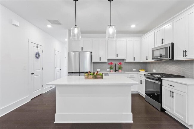 Building Photo - 1620 Aeslin Dr NW
