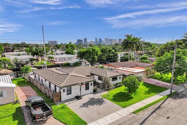 Primary Photo - 1021 Guava Isle